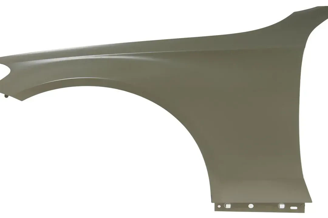 W205 FENDER L
